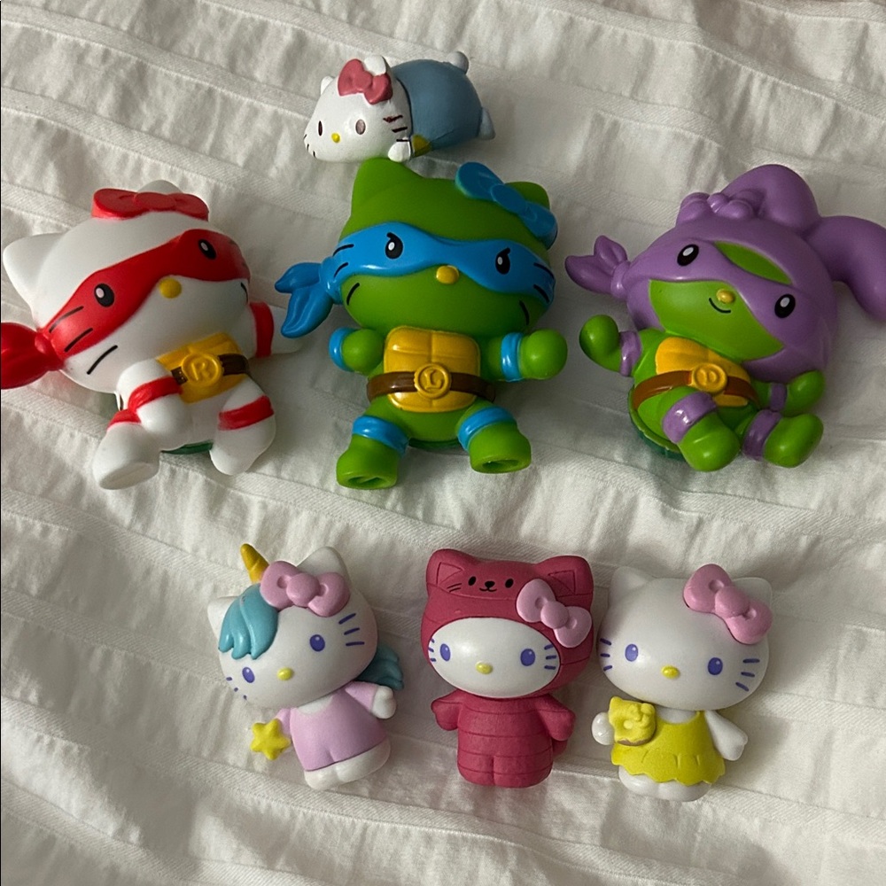 Hello kitty figurines
